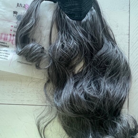 JuvaBun Magic Ponytail Extension Dark Gray, Salt & Pepper - Picture 3 of 3